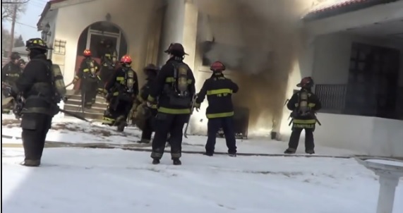 Early Video Of A Fire In A Vacant South St. Louis Funeral Home - Statter911