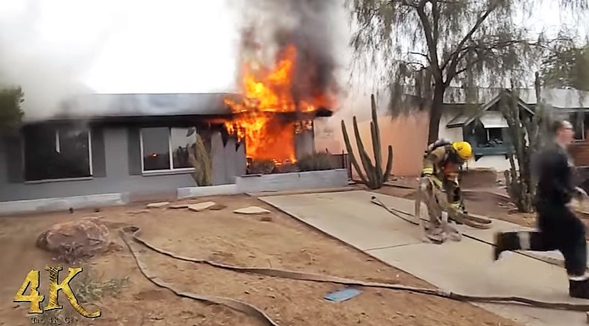 Arrival video from Phoenix house fire - Statter911